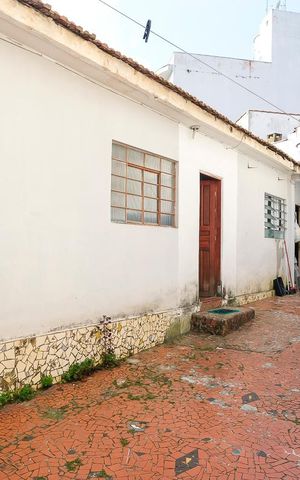 Casa à venda com 180m², 3 quartos e 5 vagasGaragem e quintal