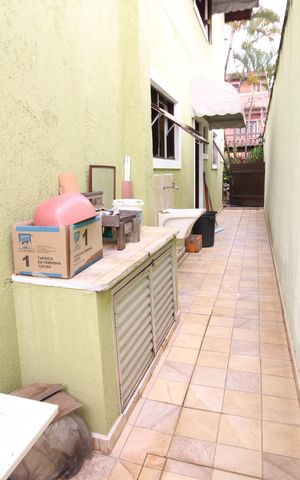 Casa à venda com 226m², 4 quartos e 6 vagasCorredor