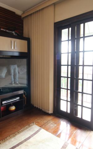 Casa à venda com 226m², 4 quartos e 6 vagasSala 2