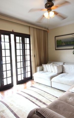 Casa à venda com 226m², 4 quartos e 6 vagasSala 2