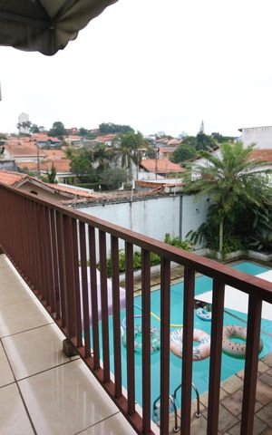 Casa à venda com 226m², 4 quartos e 6 vagasSala 2