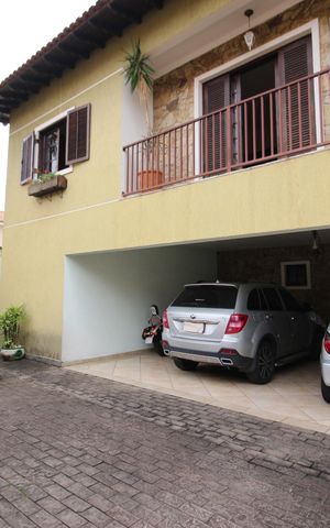 Casa à venda com 226m², 4 quartos e 6 vagasGaragem