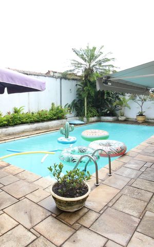 Casa à venda com 226m², 4 quartos e 6 vagasPiscina