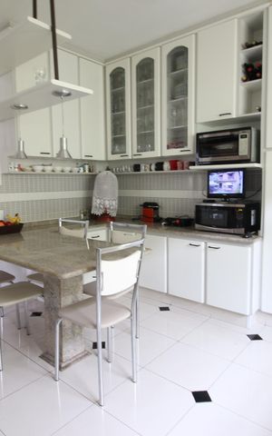 Casa à venda com 226m², 4 quartos e 6 vagasCozinha