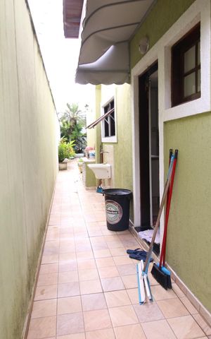 Casa à venda com 226m², 4 quartos e 6 vagasCorredor