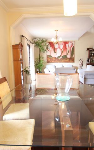 Casa à venda com 226m², 4 quartos e 6 vagasSala de Jantar