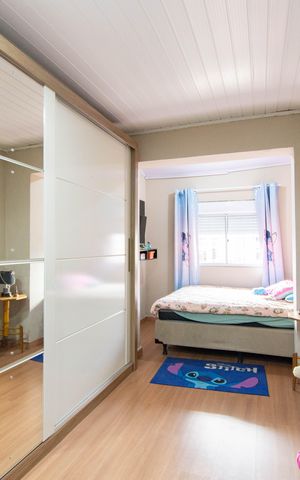 Casa à venda com 200m², 4 quartos e 3 vagas Casa à venda com 200m², 4 quartos e 3 vagasQuarto 2