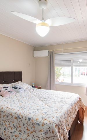 Casa à venda com 200m², 4 quartos e 3 vagas Casa à venda com 200m², 4 quartos e 3 vagasQuarto
