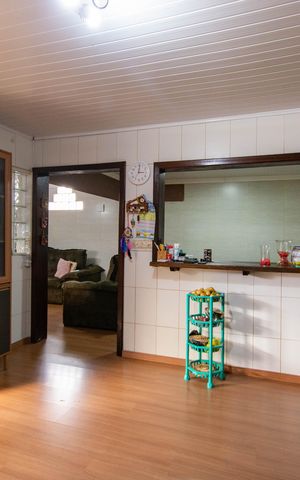 Casa à venda com 200m², 4 quartos e 3 vagas Casa à venda com 200m², 4 quartos e 3 vagasCozinha