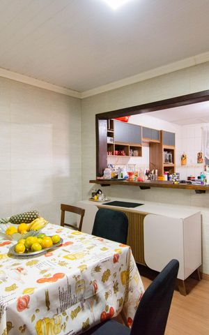 Casa à venda com 200m², 4 quartos e 3 vagas Casa à venda com 200m², 4 quartos e 3 vagasCopa