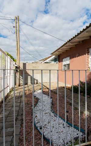Casa à venda com 200m², 4 quartos e 3 vagas Casa à venda com 200m², 4 quartos e 3 vagasGaragem