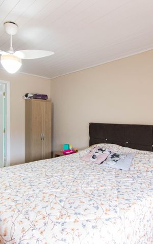 Casa à venda com 200m², 4 quartos e 3 vagas Casa à venda com 200m², 4 quartos e 3 vagasQuarto