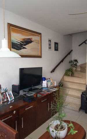 Casa à venda com 150m², 3 quartos e 1 vagaSala