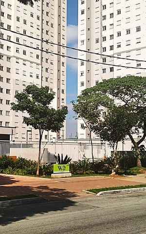 Apartamento à venda com 42m², 2 quartos e 1 vaga Apartamento à venda com 42m², 2 quartos e 1 vagaFachada