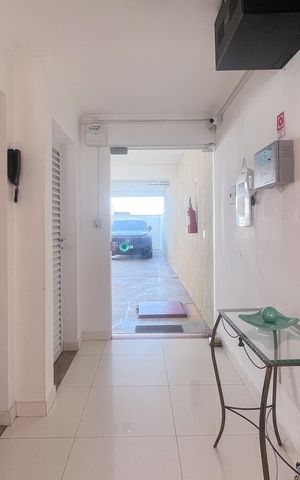 Apartamento à venda com 168m², 3 quartos e 3 vagas Apartamento à venda com 168m², 3 quartos e 3 vagasHall