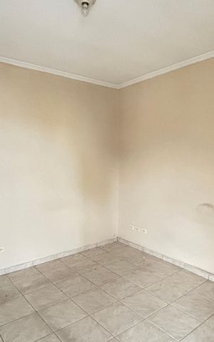 Casa à venda com 130m², 3 quartos e 3 vagas Casa à venda com 130m², 3 quartos e 3 vagasSuite