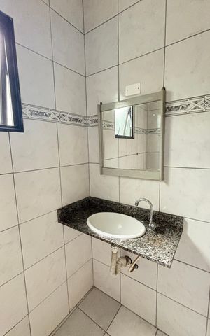 Casa à venda com 130m², 3 quartos e 3 vagas Casa à venda com 130m², 3 quartos e 3 vagasBanheiro