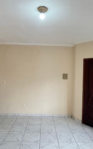 Casa à venda com 130m², 3 quartos e 3 vagas Casa à venda com 130m², 3 quartos e 3 vagasSala