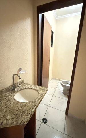 Casa à venda com 130m², 3 quartos e 3 vagas Casa à venda com 130m², 3 quartos e 3 vagasLavabo