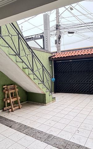 Casa à venda com 130m², 3 quartos e 3 vagas Casa à venda com 130m², 3 quartos e 3 vagasGaragem