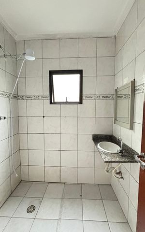 Casa à venda com 130m², 3 quartos e 3 vagas Casa à venda com 130m², 3 quartos e 3 vagasBanheiro