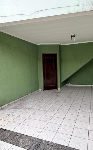 Casa à venda com 130m², 3 quartos e 3 vagas Casa à venda com 130m², 3 quartos e 3 vagasGaragem