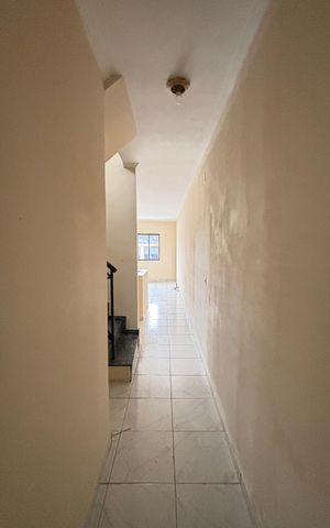 Casa à venda com 130m², 3 quartos e 3 vagas Casa à venda com 130m², 3 quartos e 3 vagasCorredor