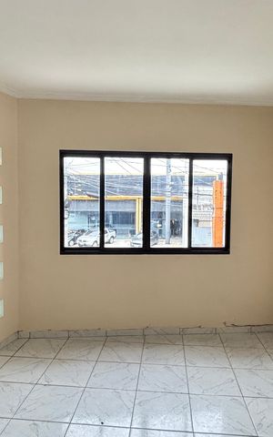 Casa à venda com 130m², 3 quartos e 3 vagas Casa à venda com 130m², 3 quartos e 3 vagasSala