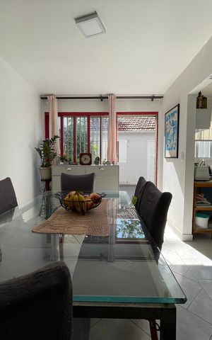 Casa à venda com 150m², 3 quartos e 1 vaga Casa à venda com 150m², 3 quartos e 1 vagaSala de Jantar
