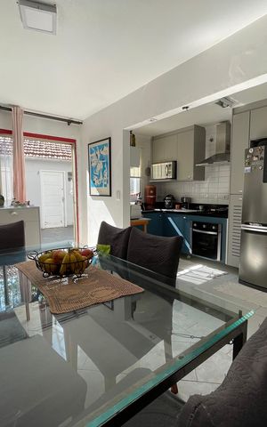 Casa à venda com 150m², 3 quartos e 1 vaga Casa à venda com 150m², 3 quartos e 1 vagaSala de Jantar