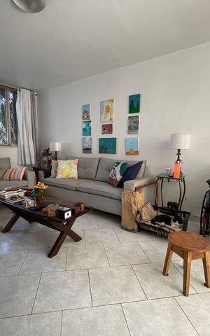 Casa à venda com 150m², 3 quartos e 1 vaga Casa à venda com 150m², 3 quartos e 1 vagaSala
