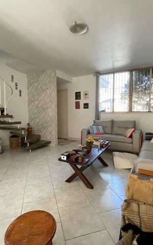 Casa à venda com 150m², 3 quartos e 1 vaga Casa à venda com 150m², 3 quartos e 1 vagaSala