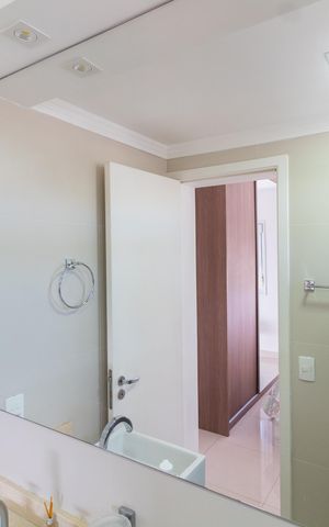 Apartamento à venda com 90m², 2 quartos e 2 vagas Apartamento à venda com 90m², 2 quartos e 2 vagasBanheiro da Suíte