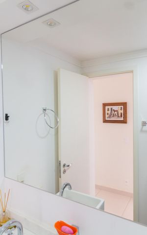 Apartamento à venda com 90m², 2 quartos e 2 vagas Apartamento à venda com 90m², 2 quartos e 2 vagasBanheiro Social