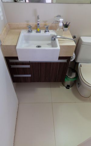 Apartamento à venda com 90m², 2 quartos e 2 vagas Apartamento à venda com 90m², 2 quartos e 2 vagasBanheiro da Suíte