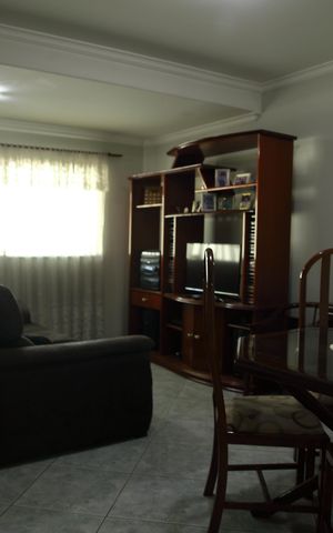 Casa à venda com 104m², 3 quartos e 2 vagasSala