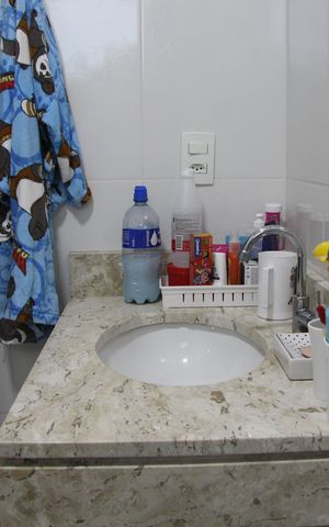 Casa à venda com 175m², 3 quartos e 4 vagasBanheiro da Suíte 02