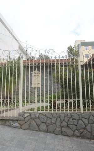 Casa para alugar com 720m², 4 quartos e 6 vagasFachada 