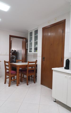 Apartamento à venda com 140m², 3 quartos e 2 vagasCozinha