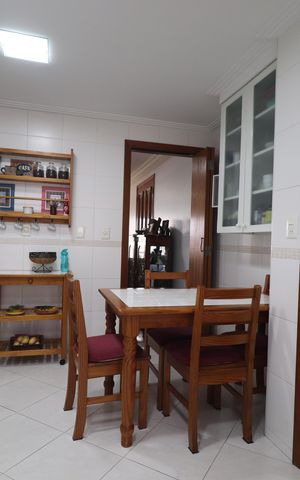 Apartamento à venda com 140m², 3 quartos e 2 vagasCozinha