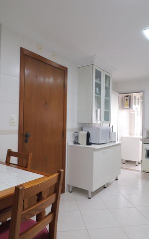 Apartamento à venda com 140m², 3 quartos e 2 vagasCozinha