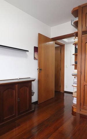 Apartamento à venda com 140m², 3 quartos e 2 vagasQuarto 2 suíte