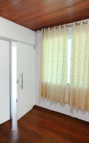 Casa à venda com 360m², 6 quartos e 3 vagasQuarto 4