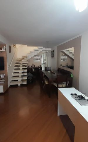 Casa à venda com 210m², 4 quartos e 2 vagas Casa à venda com 210m², 4 quartos e 2 vagasSala