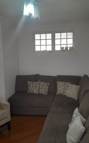 Casa à venda com 210m², 4 quartos e 2 vagas Casa à venda com 210m², 4 quartos e 2 vagasSala
