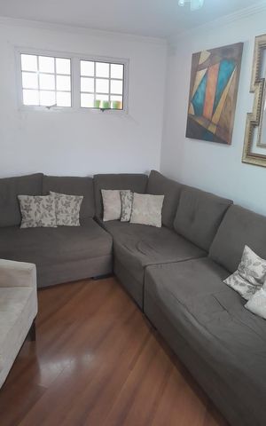 Casa à venda com 210m², 4 quartos e 2 vagas Casa à venda com 210m², 4 quartos e 2 vagasSala