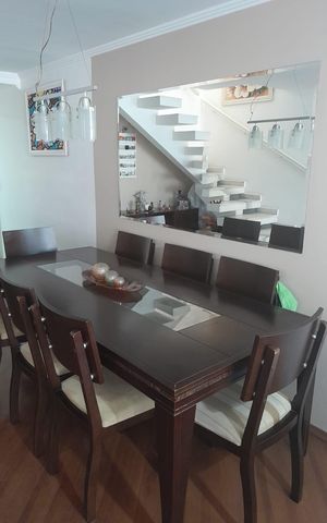 Casa à venda com 210m², 4 quartos e 2 vagas Casa à venda com 210m², 4 quartos e 2 vagasSala