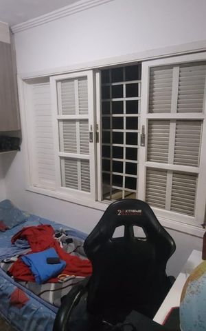 Casa à venda com 210m², 4 quartos e 2 vagas Casa à venda com 210m², 4 quartos e 2 vagasQuarto 3