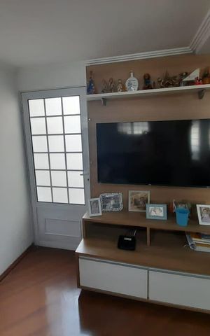 Casa à venda com 210m², 4 quartos e 2 vagas Casa à venda com 210m², 4 quartos e 2 vagasSala