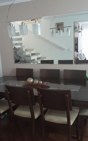 Casa à venda com 210m², 4 quartos e 2 vagas Casa à venda com 210m², 4 quartos e 2 vagasSala